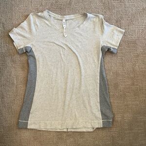 💕🔸 Lululemon Pima Cotton Blend Top Oatmeal Gray Short Sleeve EUC Athleisure